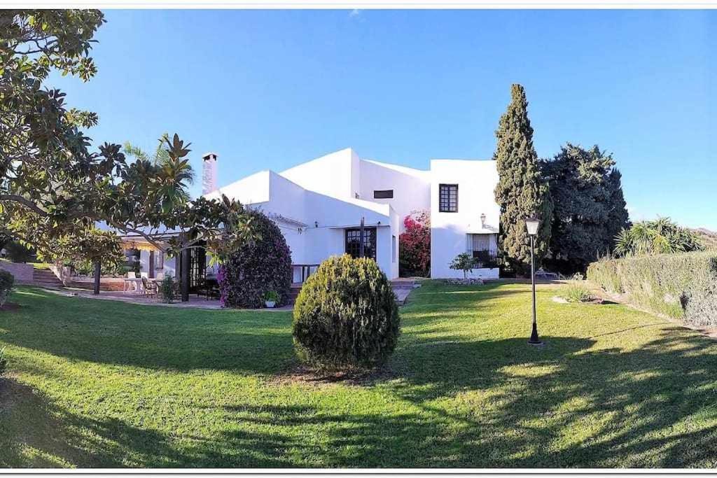 Cortijo Alberca Blanca Beach Torre de Benagalbon Dış mekan fotoğraf